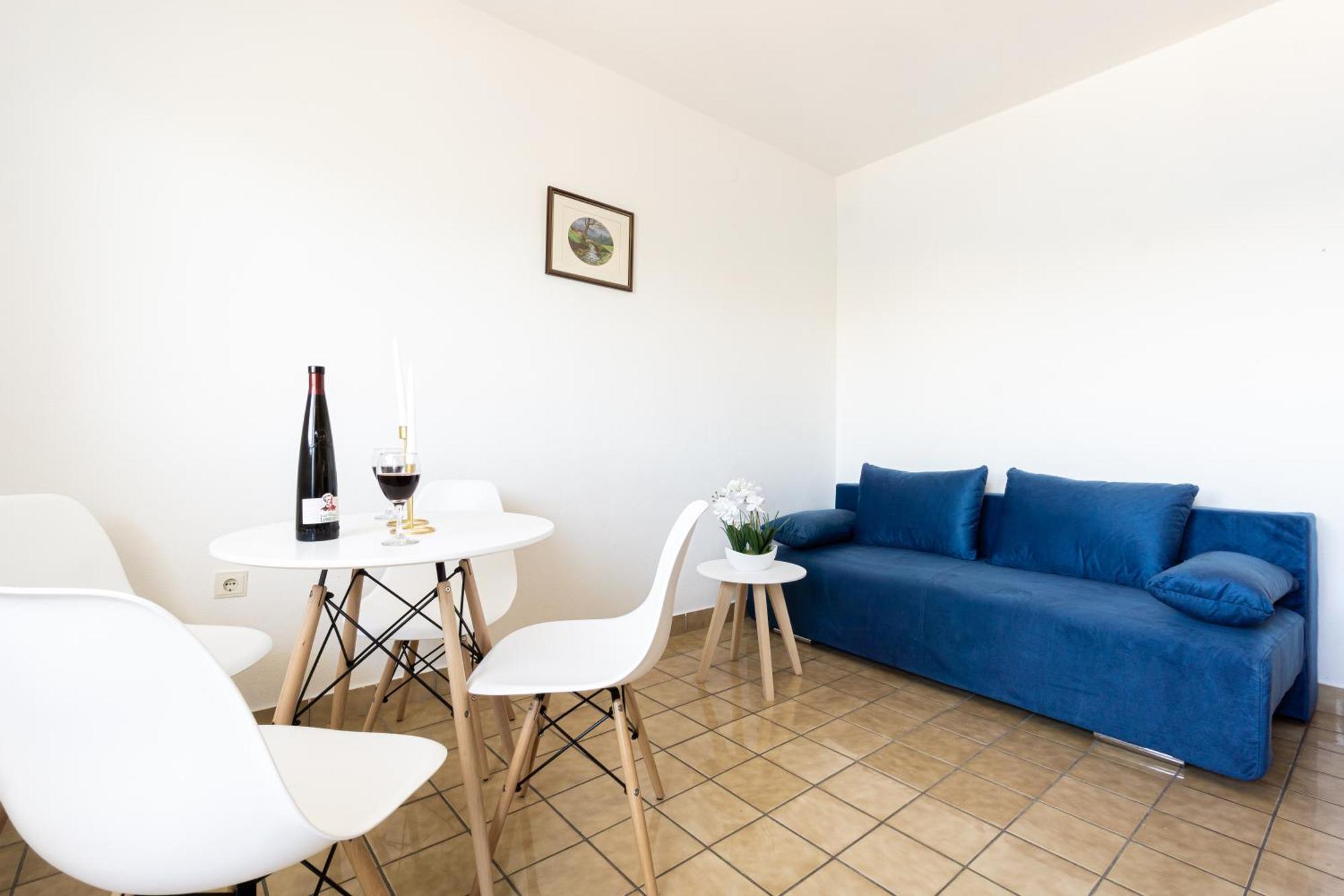 Zlatna Vala Relaxation In A Very Quiet Location メタイナ 部屋 写真